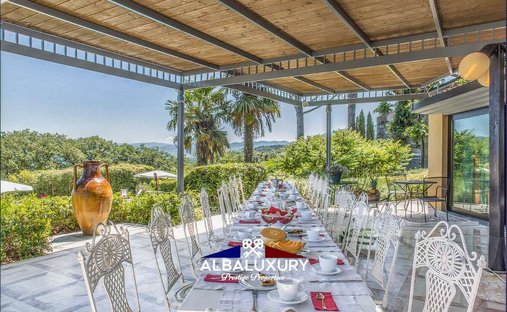 Millennial Castle In The Hills Of Arezzo