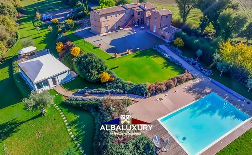Villa in Foiano della Chiana, Tuscany, Italy 1