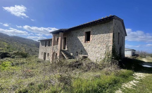 Valfabbrica, Umbría, Italia 1