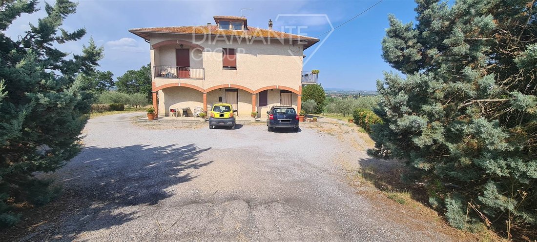 Farm Ranch in Montepulciano, Tuscany, Italy 2 - 16725057