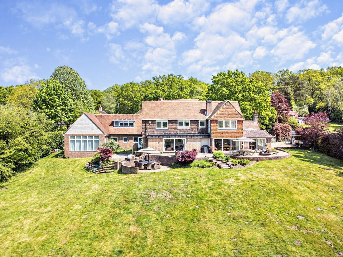 House in Newtown Common, England 2 - 16720522
