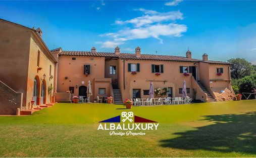 Castle for Sale in Casa Vannini, Tuscany, Italy