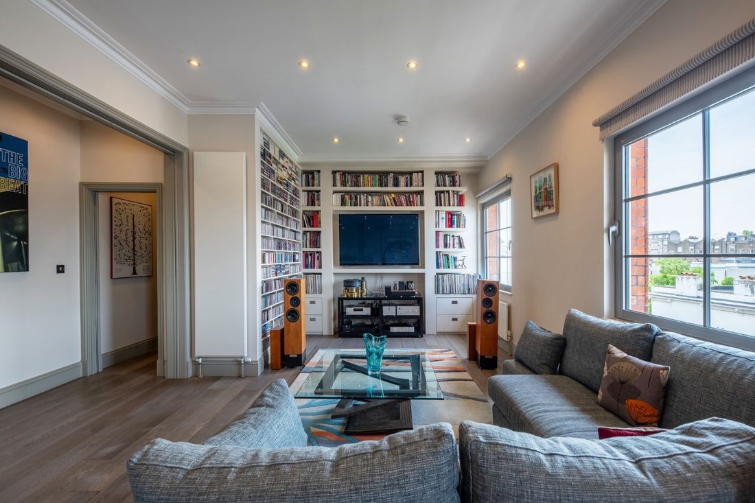 Apartment in Holland Park, Kensington And Chelsea, England 4 - 16720766