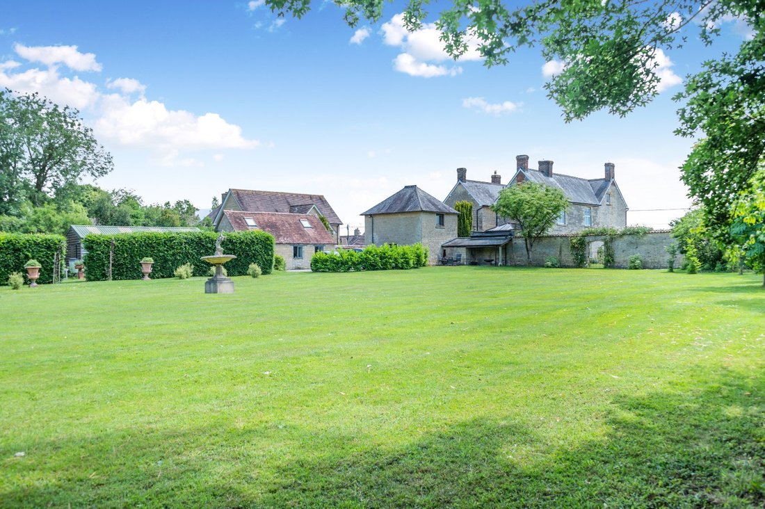 House in Marnhull, England 1 - 16720756