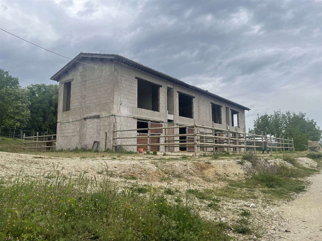 Farm Ranch in Spoleto, Umbria, Italy 3 - 16722989