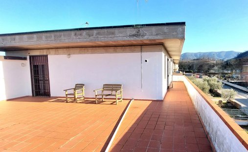 Appartamento a Seano, Carmignano, Toscana 1