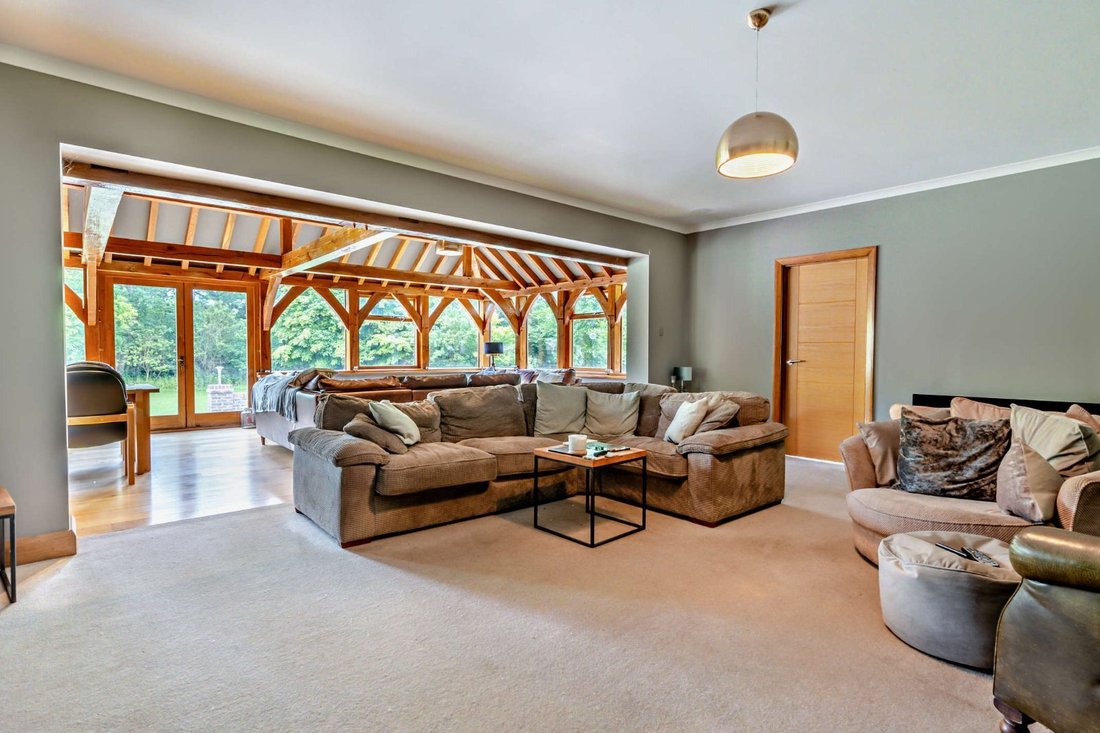 House in Nuthurst, England 4 - 16720805