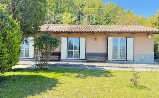 Farm Ranch in Gubbio, Umbria, Italy 1