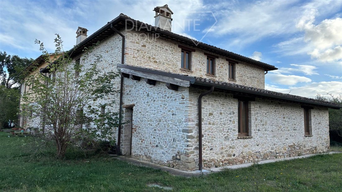 Farm Ranch in Castel Ritaldi, Umbria, Italy 2 - 16725113