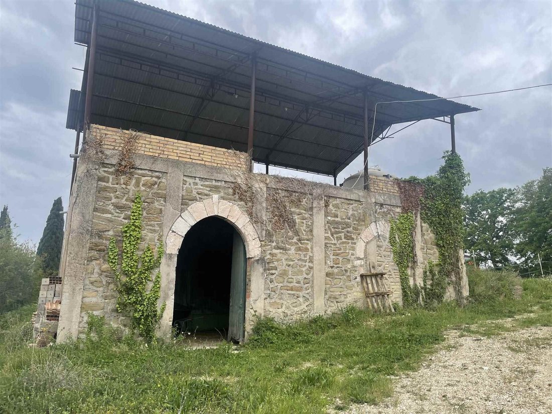 Farm Ranch in Spoleto, Umbria, Italy 4 - 16722989