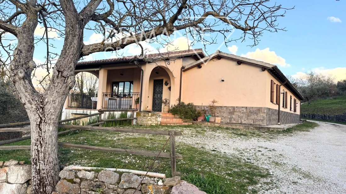 Farm Ranch in Castel Ritaldi, Umbria, Italy 3 - 16724876