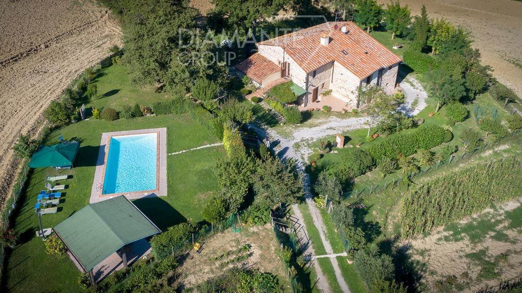 Farm Ranch in Radicofani, Tuscany, Italy 2 - 16724839