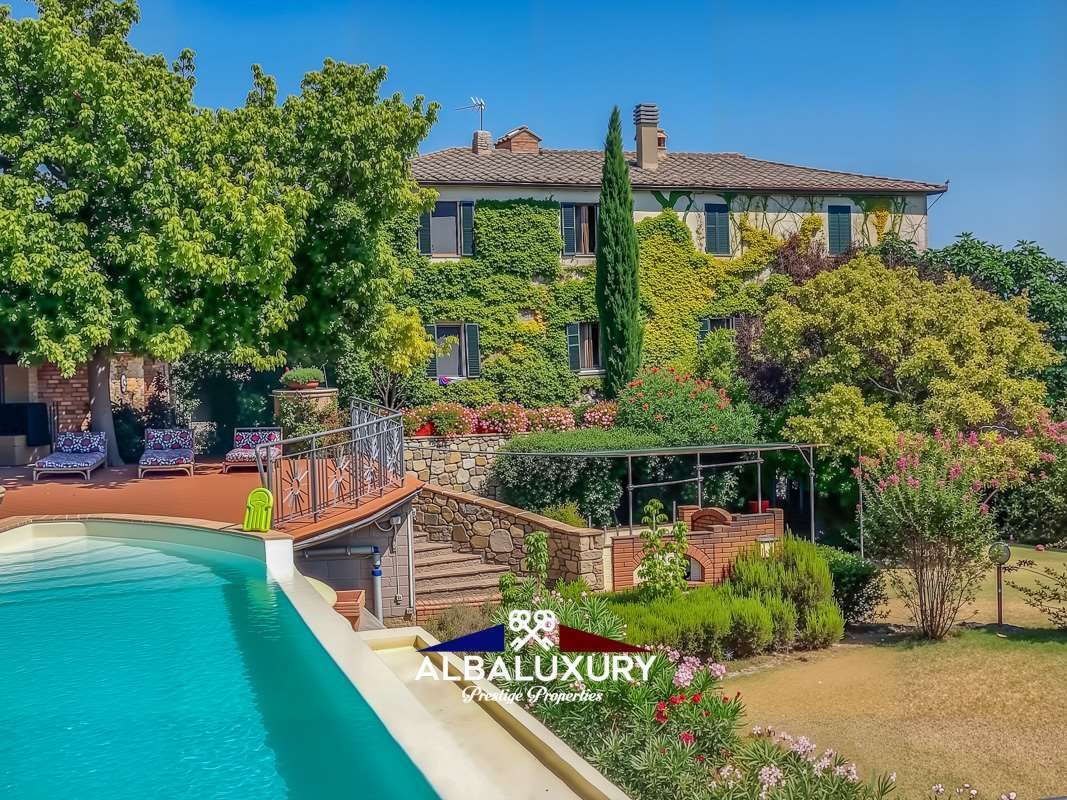 Villa in Murlo, Tuscany, Italy 2 - 16726039