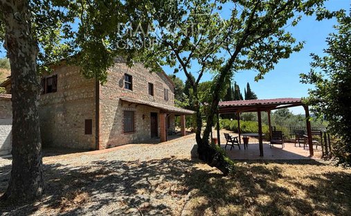 Castle for Sale in Cetona, Tuscany, Italy