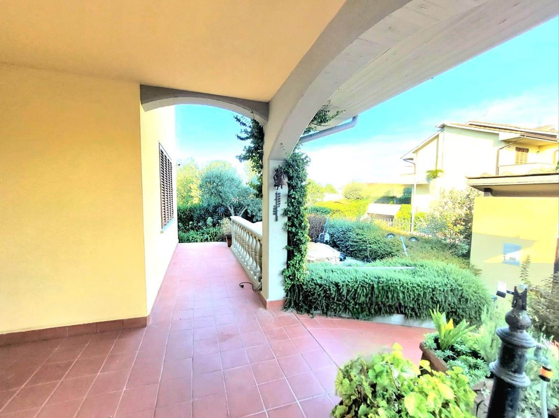 Villa in Poggio a Caiano, Tuscany, Italy 3 - 16722380