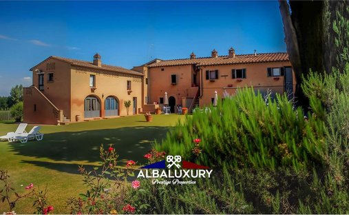 Castle for Sale in Casa Vannini, Tuscany, Italy