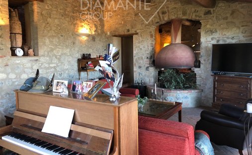 Castle To Be Renovated For Sale In Montalcino, Valdorcia