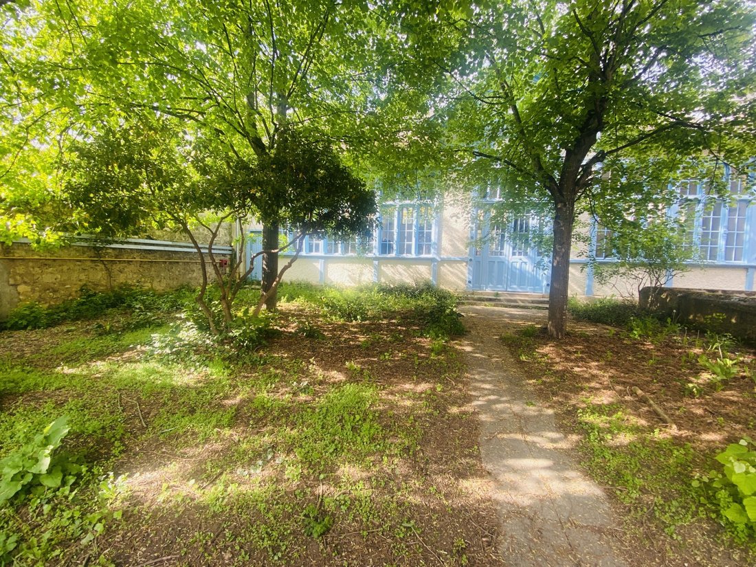 Tours, Centre-Val de Loire, France 2 - 16727351