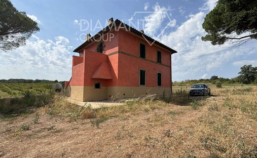 Farm Ranch in Farnese, Lazio, Italy 1