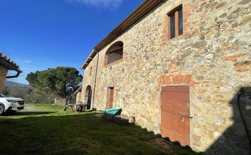 Castle To Be Renovated For Sale In Montalcino, Valdorcia