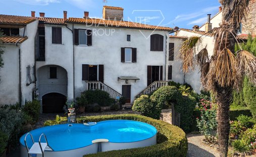 Villa in Castiglione del Lago, Umbria, Italy 1