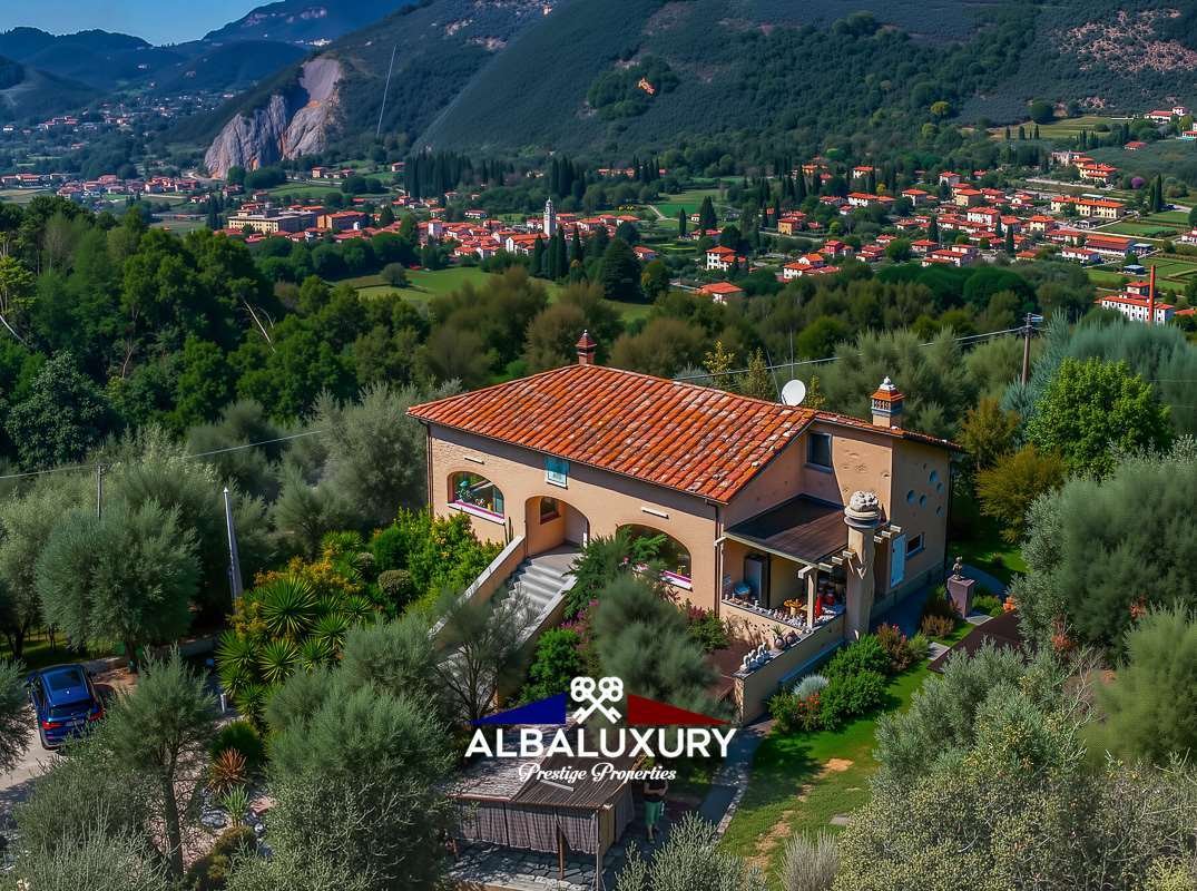 Villa in Camaiore, Tuscany, Italy 2 - 16726241
