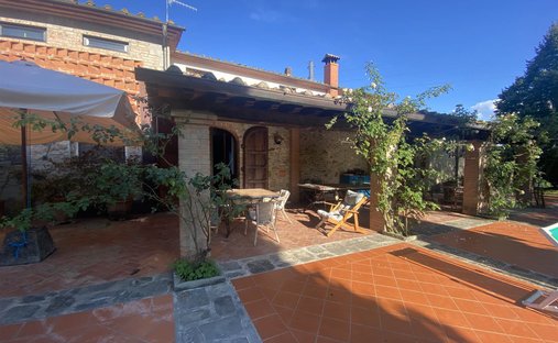 Villa in San Giorgio - Zona Zoo, Pistoia, Italien 1