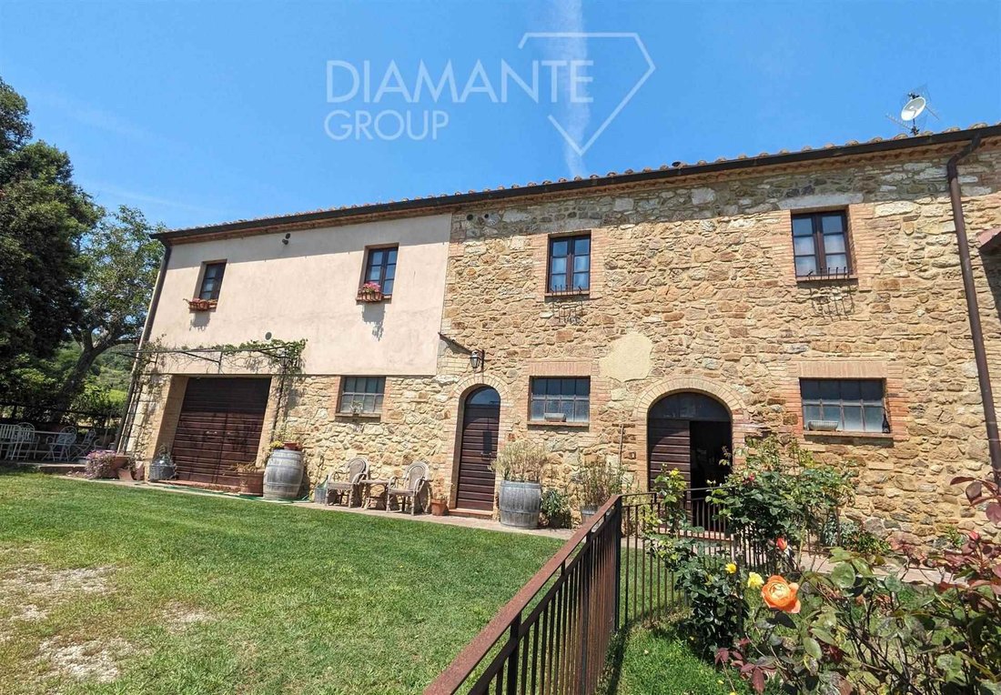 Farm Ranch in San Quirico d'Orcia, Tuscany, Italy 4 - 16723497