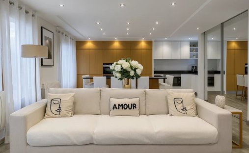 Villa in Moulieres, Le Cannet, France 1