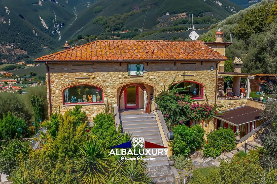 Villa in Camaiore, Tuscany, Italy 4 - 16726241
