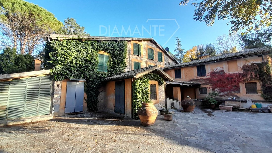 Farm Ranch in Montefalco, Umbria, Italy 1 - 16725112