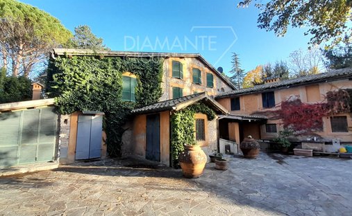 Castle for Sale in Montefalco, Umbria, Italy