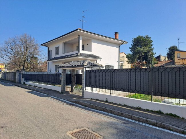 Villa in Santo Stefano Ticino, Lombardy, Italy 1 - 16708240