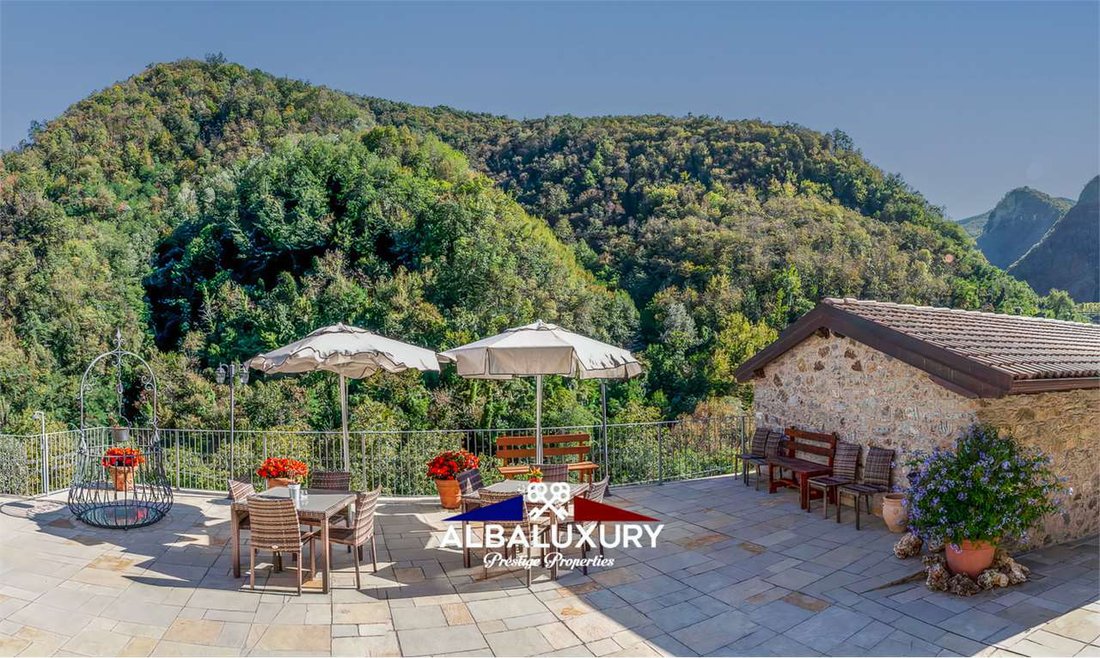 Villa in Fabbriche di Vergemoli, Tuscany, Italy 5 - 16726169