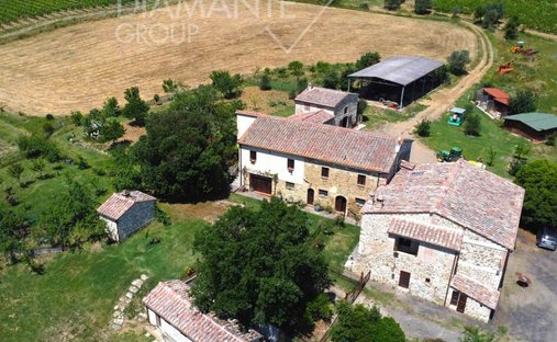 Farm Ranch in San Quirico d'Orcia, Tuscany, Italy 1