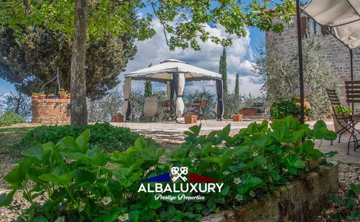 Castle To Be Renovated For Sale In Montalcino, Valdorcia