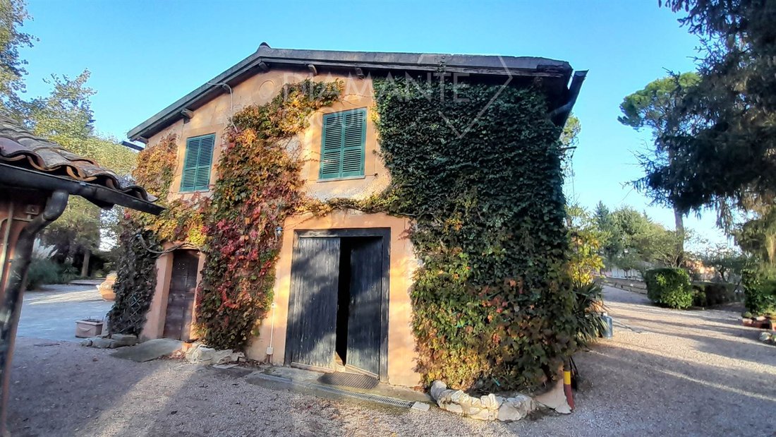 Farm Ranch in Montefalco, Umbria, Italy 3 - 16725112