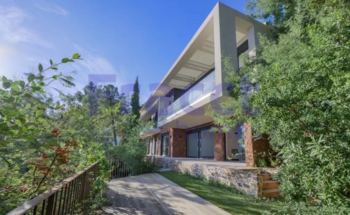 Villa in Le Dramont-Agay-Anthéor-Le Trayas, Saint-Raphaël, France 1