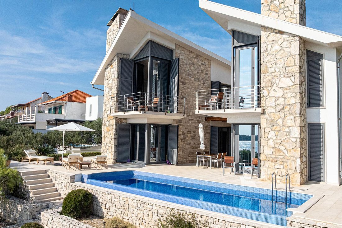 Villa in Potirna, Dubrovnik-Neretva County, Croatia 2 - 16725718