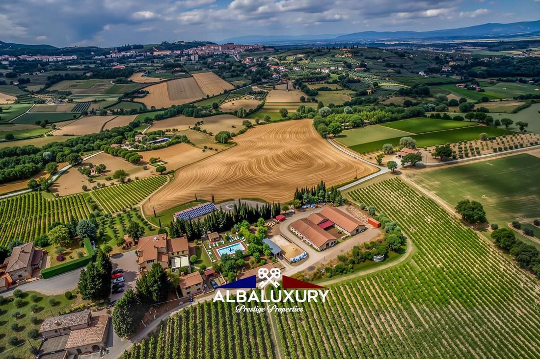 Villa in Chianciano Terme, Tuscany, Italy 5 - 16726356