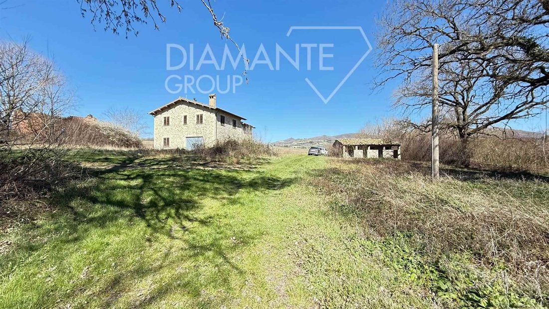 Farm Ranch in Gubbio, Umbria, Italy 4 - 16724455