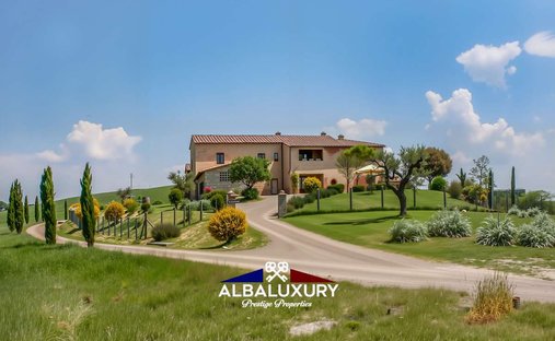 Castle To Be Renovated For Sale In Montalcino, Valdorcia