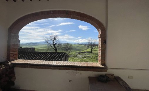 Castle To Be Renovated For Sale In Montalcino, Valdorcia