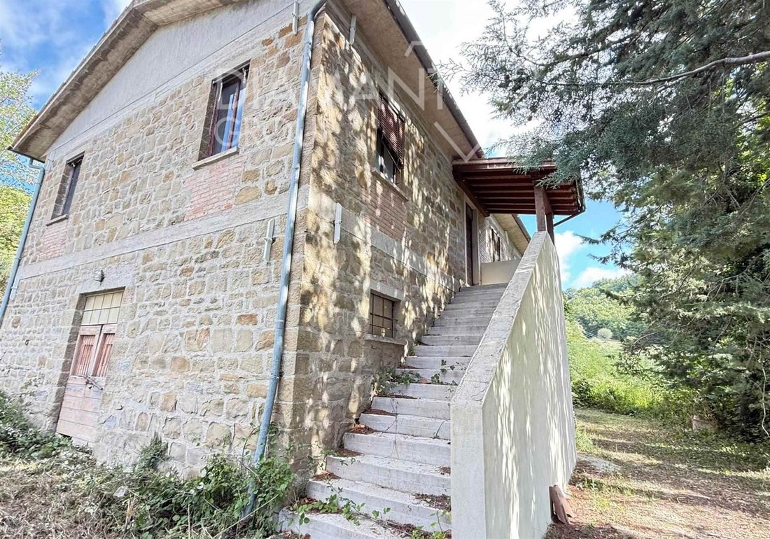 Farm Ranch in Gubbio, Umbria, Italy 1 - 16724268
