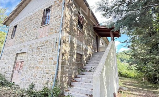 Farm Ranch in Gubbio, Umbria, Italy 1