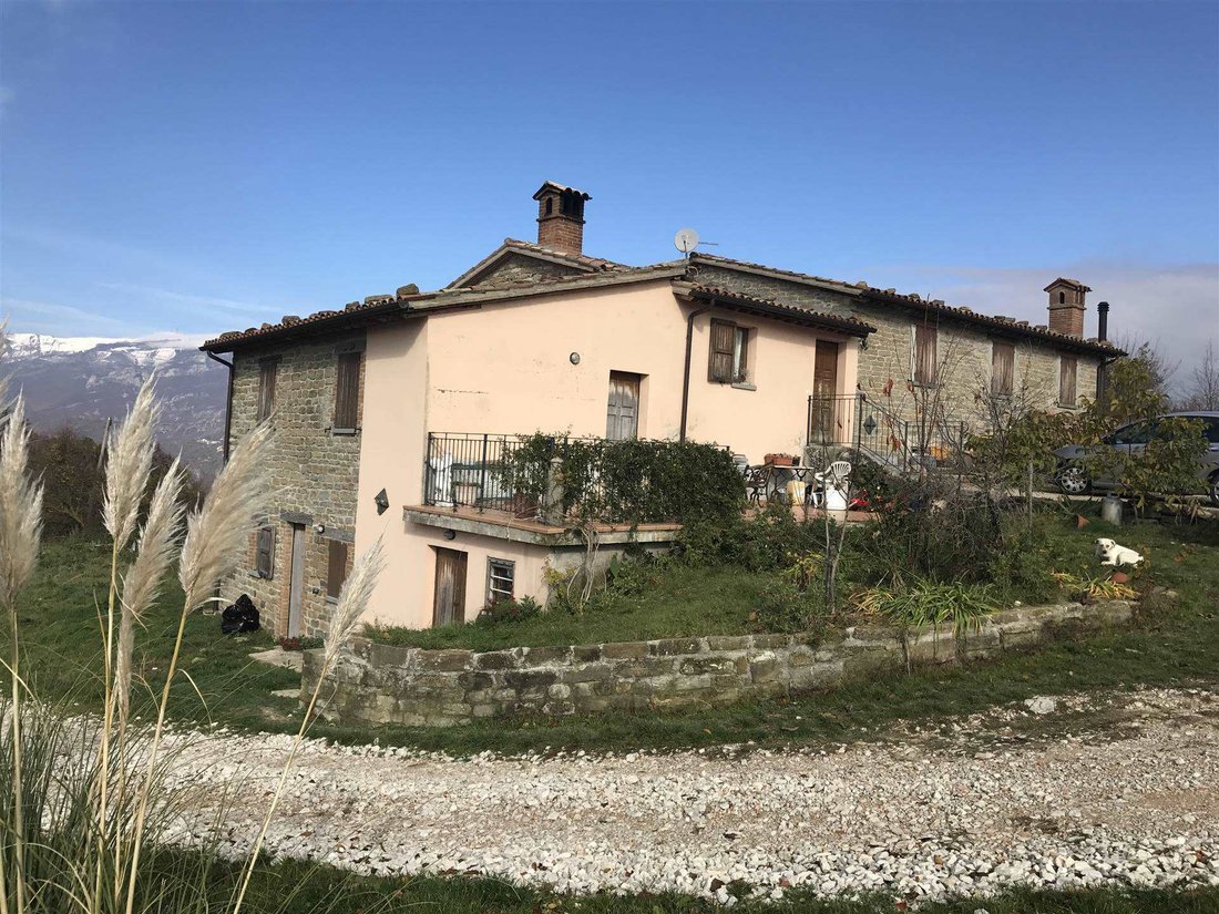 Farm Ranch in Cantiano, Marche, Italy 4 - 16723353