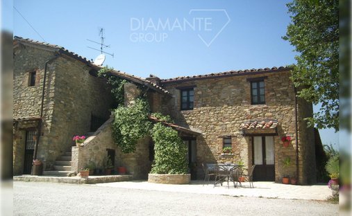 Farm Ranch in Umbertide, Umbria, Italy 1