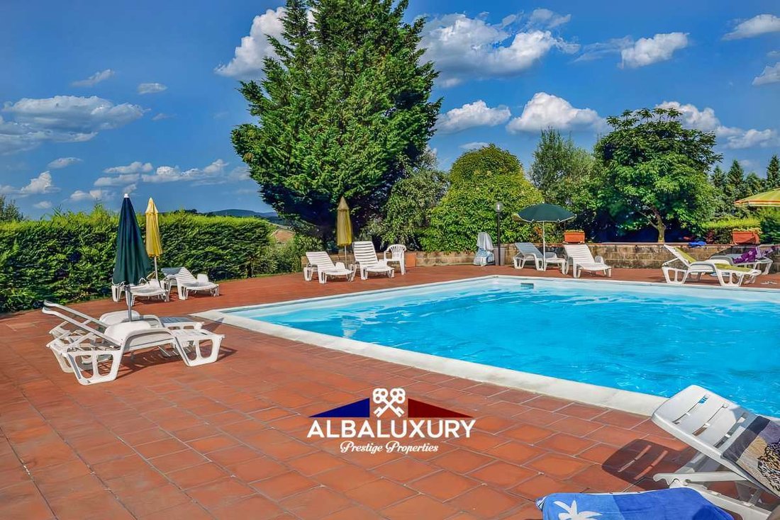 Villa in Montalcino, Tuscany, Italy 2 - 16726277