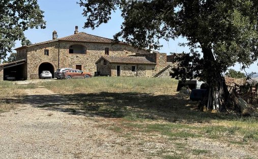 Castle To Be Renovated For Sale In Montalcino, Valdorcia