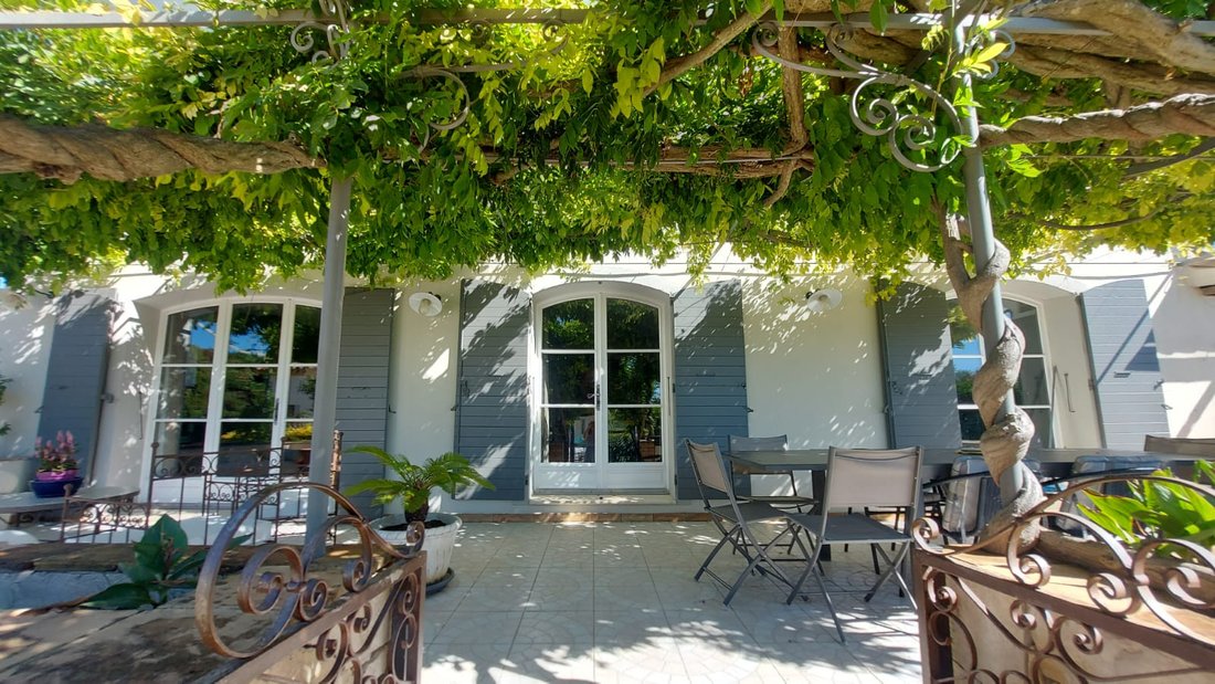 House in Partie Nord-Ferrieres-Cadenades-Rouviere, Le Muy, France 4 - 16721340